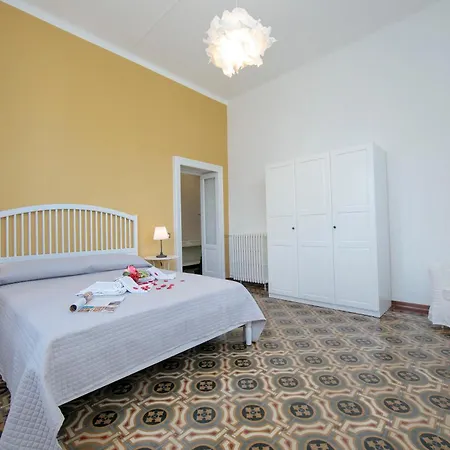 Residenza Oleandro View Center - Happy Apartamento