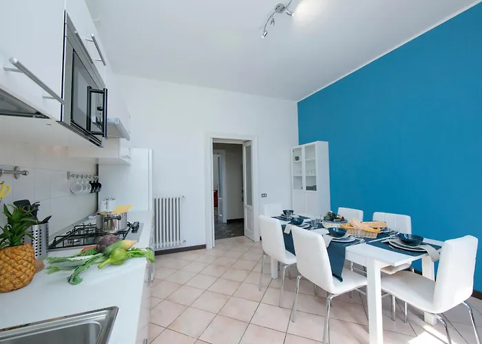 Residenza Oleandro View Center - Happy 루이노