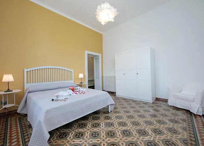 Residenza Oleandro View Center - Happy 아파트