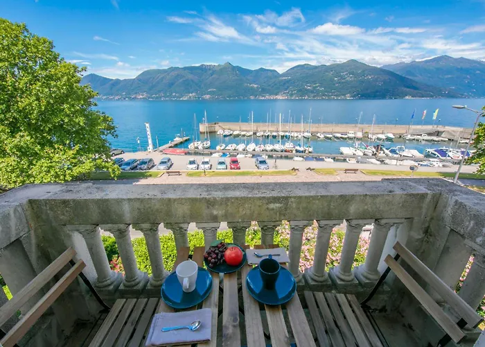 Residenza Oleandro View Center - Happy 루이노