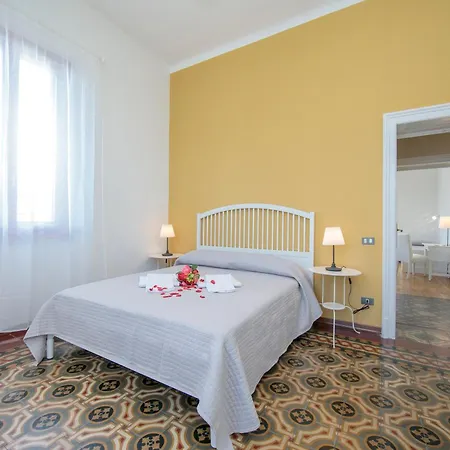 Residenza Oleandro View Center - Happy شقة *